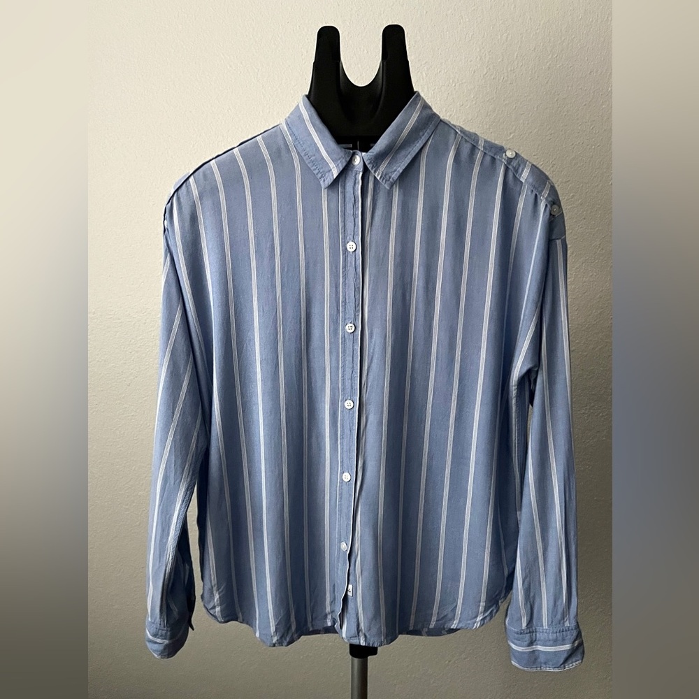 Rails Blue and White Striped Button Down Shirt Size Small